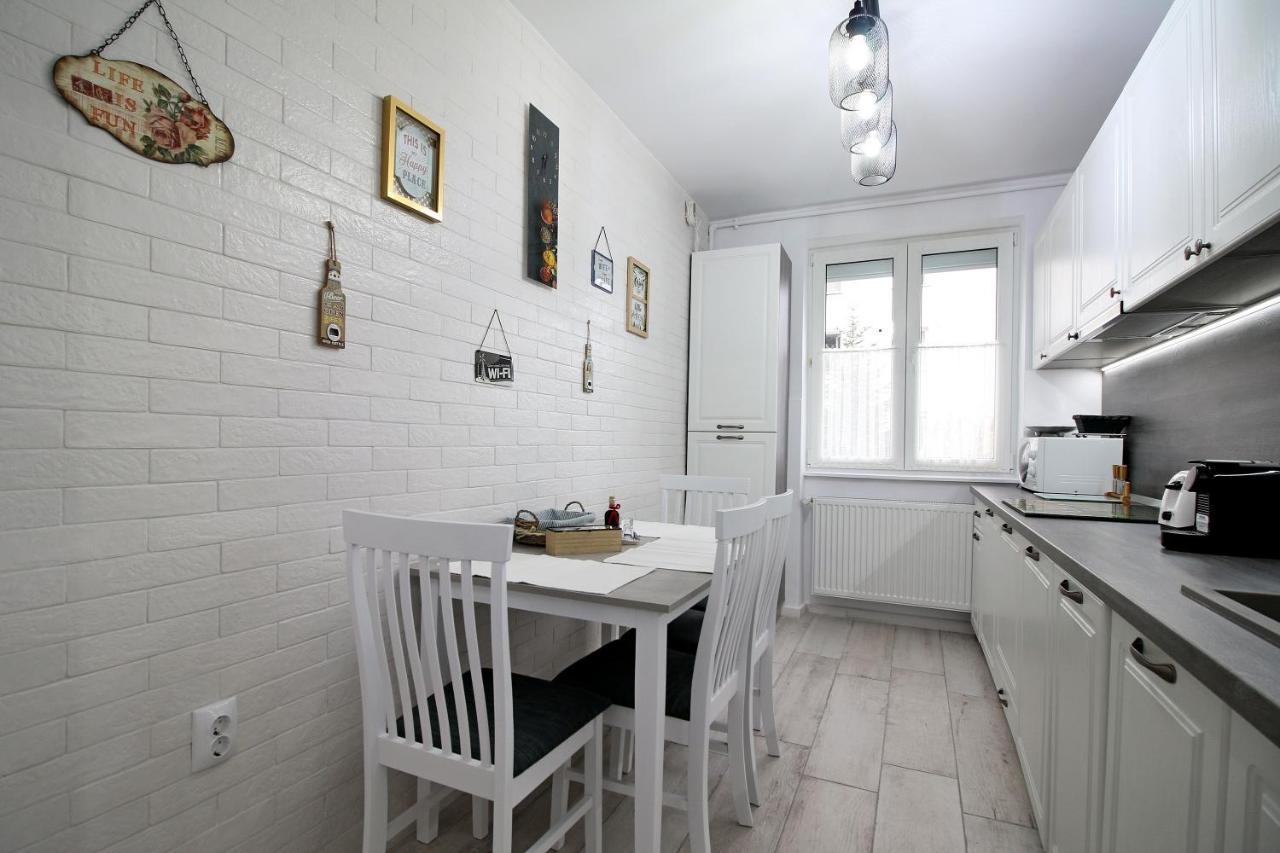 White Stone Apartment Sibiu Exterior photo